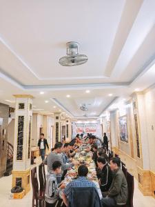 En restaurang eller annat matställe på Anh Minh Hotel