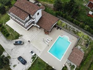 The swimming pool at or close to Villa Santoro ai TRE Ulivi con Piscina Privata