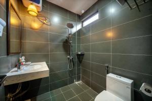 Photo de la galerie de l'établissement Bach Duong Hotel, à Kon Tum