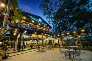 Photo de la galerie de l'établissement Bach Duong Hotel, à Kon Tum