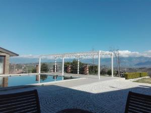 A general mountain view or a mountain view taken from A villát