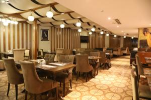 מסעדה או מקום אחר לאכול בו ב-Hurry Inn Merter Istanbul