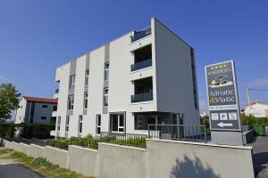 Gallery image of Apartments Adriatic in Podstrana