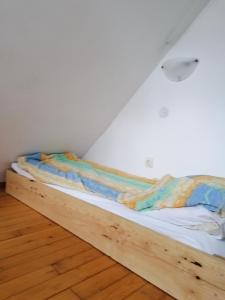 Letto o letti in una camera di Jarebika