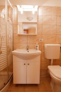 Ένα μπάνιο στο Privilegio 148 Sâmbăta +37 φωτογραφίες