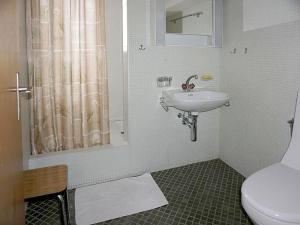 Koupelna v ubytování El Cantun - 7 Zimmer Einfamilienhaus mit 200m2