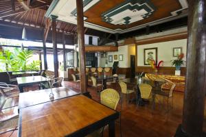 Posezení v ubytování Yulia Village Inn Ubud