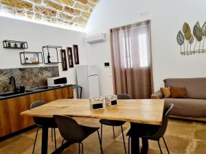 Cucina o angolo cottura di SCRUSCIU HOME