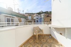 A balcony or terrace at Spaccanapoli Comfort Suites