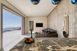 Gallery image of Santorini Sky, Luxury Resort in Pyrgos