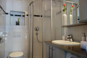 Ένα μπάνιο στο Appartment Schwarzenauer +24 φωτογραφίες
