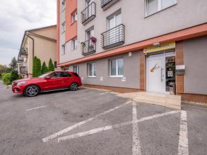 Budova, kde se aparthotel nachází