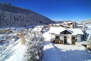 Peisaj natural din apropierea acestui aparthotel