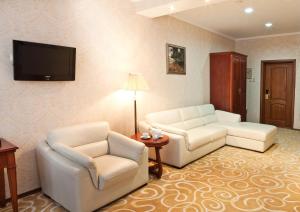 A seating area at Grand Hall Hotel