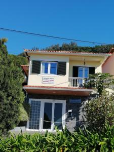 O edifício onde a casa de férias está situado