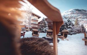 Nespecifikovaný výhled na hory nebo výhled na hory při pohledu z hotelu