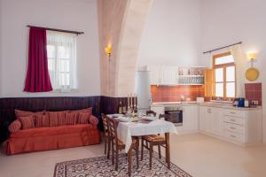 A kitchen or kitchenette at Villa Amalia