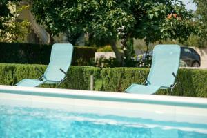 Bazén v ubytování Apartments Vesna with pool nebo v jeho okolí