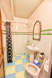 AYMANE ROOFTOP budget panoramic HOTEL tesisinde bir banyo