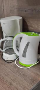 Kemudahan buat kopi dan teh di Pete Lajos Design Apartman