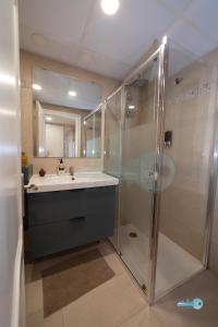 ห้องน้ำของ Apartment muy céntrico y diseño moderno 7' Laurel Vivienda de uso Turístico