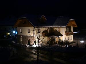 Budynek, w którym mieści się apartament