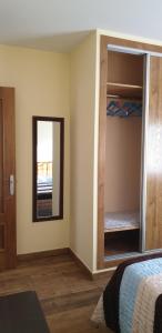 Postel nebo postele na pokoji v ubytování Casa Rural Las Canchaleras