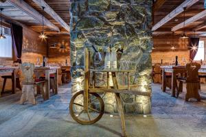 Restoran või mõni muu söögikoht majutusasutuses Nendaz 4 Vallées & SPA 4* Superior