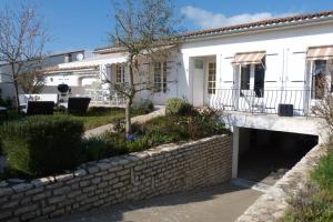 Photo de la galerie de l'établissement MAISON 120m2 près centre et plages classée ***, au Bois-Plage-en-Ré