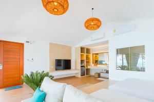 Televiisor ja/või meelelahutuskeskus majutusasutuses Vimarn Samed Resort