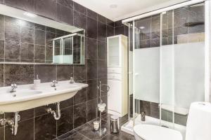 A bathroom at Villa Happy Dreamer