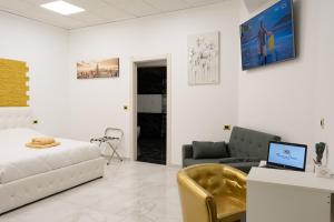 Μια τηλεόραση ή/και κέντρο ψυχαγωγίας στο Royal Central Room
