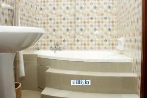 Ein Badezimmer in der Unterkunft ILLIYIN Boutique Hotel