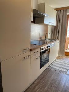 Köök või kööginurk majutusasutuses Schusterhof-Appartments