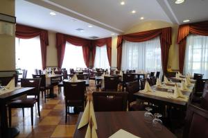 Restaurace v ubytování Hotel Dei Platani
