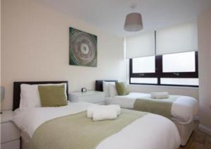 Gallery image of StayZo Castle Point 6 Apartment - Premier Lodge in Southampton