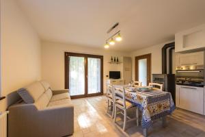 Η κουζίνα ή μικρή κουζίνα στο Albergo Diffuso Forgaria Monte Prat