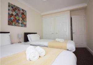 Afbeelding uit fotogalerij van StayZo Penthouse Accommodation 2- Premier Lodge in Southampton