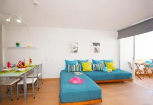 Svetainės erdvė apgyvendinimo įstaigoje Apartment Studio Marbella by Algarve Vacation