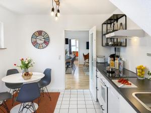 Кухня або міні-кухня у 3 Schlafzimmer - nahe München & Flughafen - Netflix
