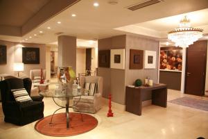 A seating area at Hotel Isla Bella & Spa
