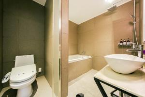 Salle de bains dans l'établissement Hotel Myeongjak