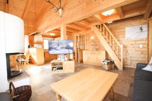 TV in/ali zabaviščno središče v nastanitvi Chalet Königsleiten 297