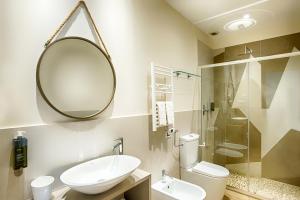 A bathroom at Hotel Agostini