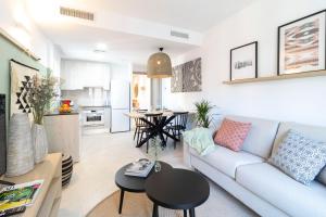 Kuchyň nebo kuchyňský kout v ubytování Calafell Home Apartments