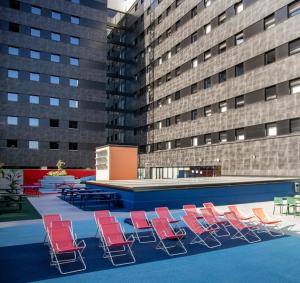 Bazén v ubytovaní Residencia Universitaria Resa San Mamés alebo v jeho blízkosti