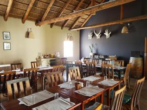 Restaurace v ubytování African Game Lodge