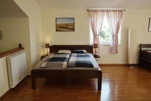 Posteľ alebo postele v izbe v ubytovaní Villa Gardena with private pool + 37 fotografií