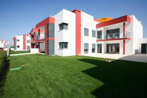 Gallery image of D Wan Deluxe Apartments in Baleal