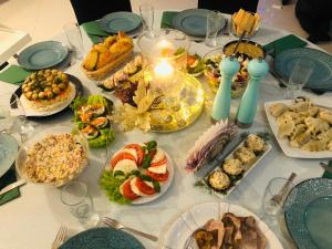 Jedlo v ubytovaní bed & breakfast alebo blízkom okolí